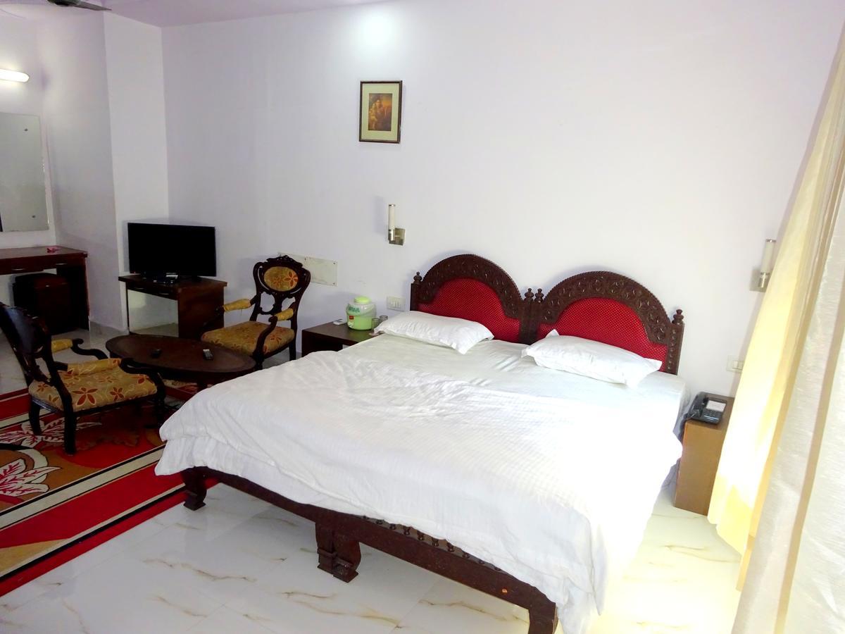 Hotel Utsav Натхдвара Экстерьер фото
